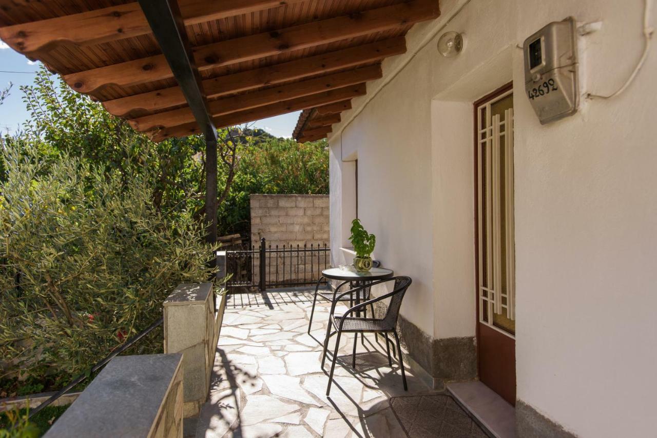 Lena'S Garden House Villa Калампака Екстериор снимка